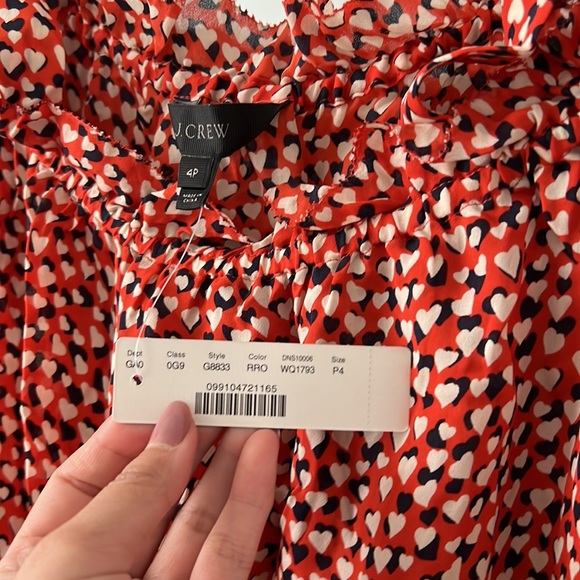 NWT Jcrew Edie textured clip ruffle top cold shoulder heart print - Picture 4 of 4